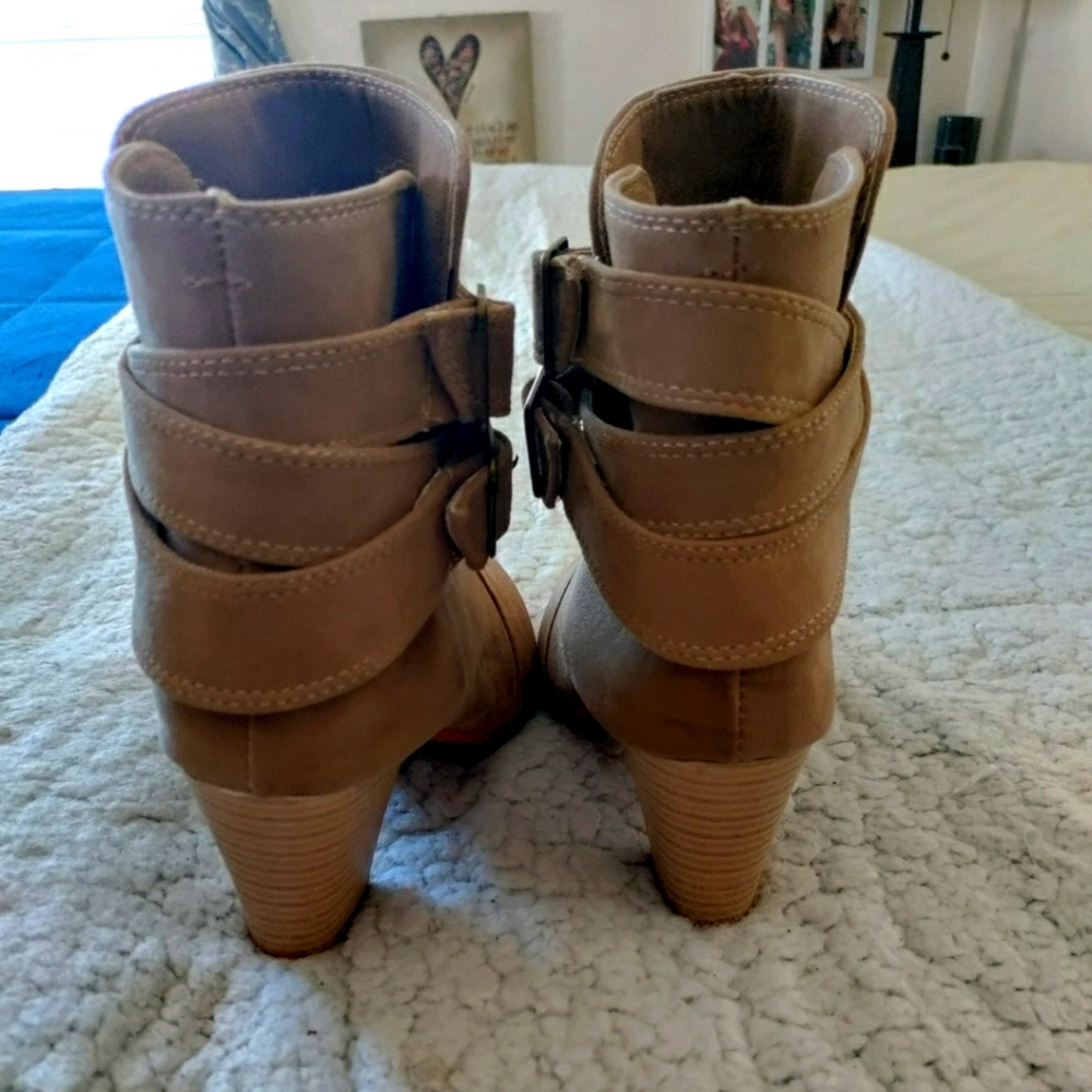Cute strappy tan booties - Picture 10 of 10